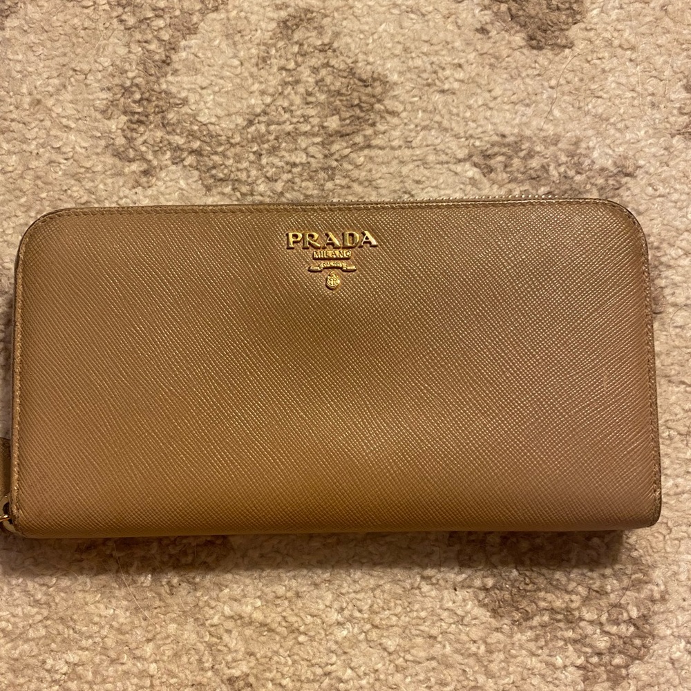 Prada, wallet, zip around Long wallet beige leather Authentic good condition